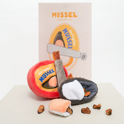 the furryfolks Tinned Mussel Nosework Toy